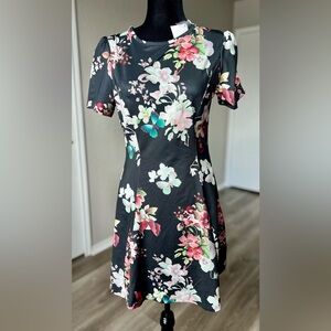 Elegant Floral Midi Dress in Black